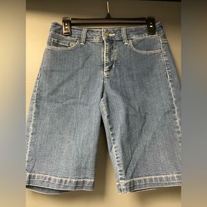 NxD cotton poly spandex medium blue, slight stretch Bermuda shorts.